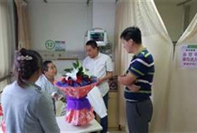 心系困难员工  传递爱心力量——贵宾会环保装备制造事业部领导慰问困难一线员工