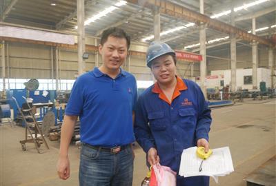 夏季慰问∣贵宾会环保走访慰问高温一线员工